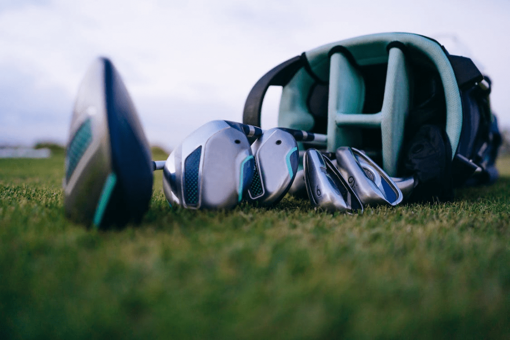Advantages of Golf Equipment Rentals 3 Golf Clubs